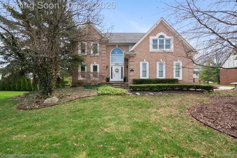 8983 Quail Cir, Plymouth, MI 48170