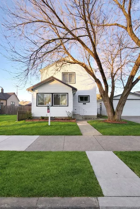 764 White Ave, Lincoln Park, MI 48146