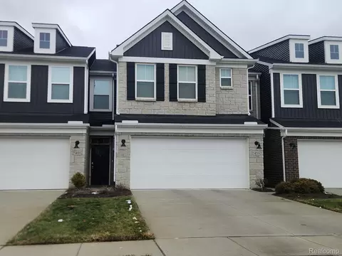 1459 Arcadia Dr, Milford, MI 48381