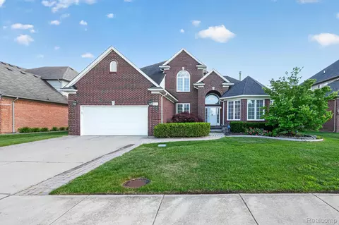 21642 Kendyl Ct, Macomb, MI 48044
