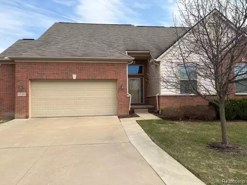 57293 Windmill Pt, Lyon, MI 48165