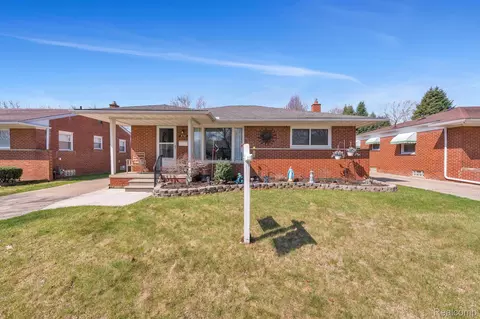 8701 Glengary St, Dearborn Heights, MI 48127