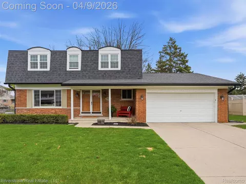39722 Aynesley St, Clinton Township, MI 48038