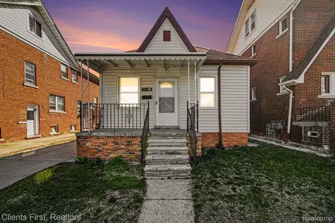 5210 Middlesex St, Dearborn, MI 48126