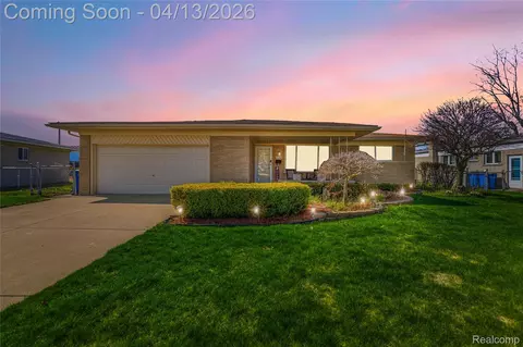 31541 Carion Dr, Warren, MI 48092