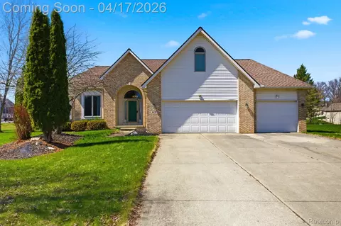8378 Windstone Ct, Goodrich, MI 48438