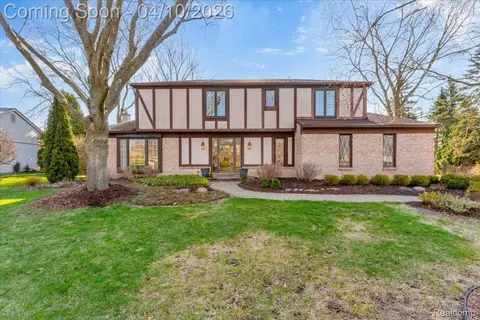 16516 Dundalk Ln, Northville, MI 48168