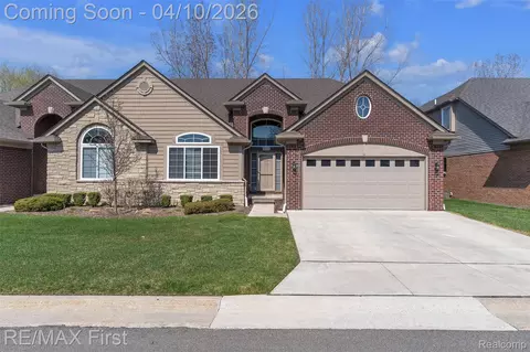 30232 Berghway Trl, Warren, MI 48092
