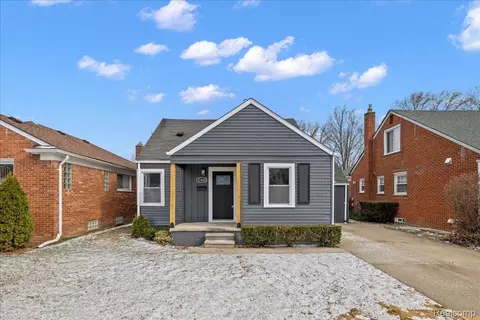 21625 Trombly St, Saint Clair Shores, MI 48080