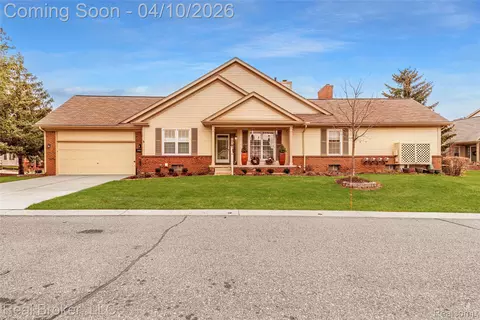 39836 Eagle Trace Dr, Northville, MI 48168
