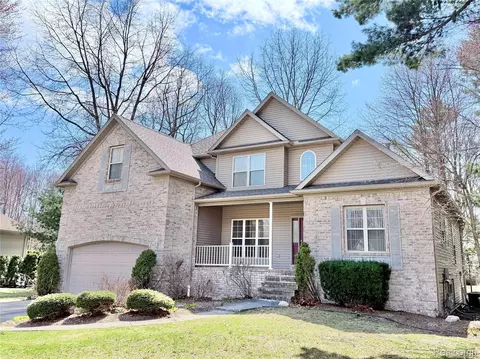 3409 Ancient Dr, Port Huron, MI 48060