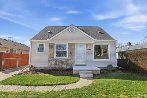 2008 Otis Ave, Warren, MI 48091
