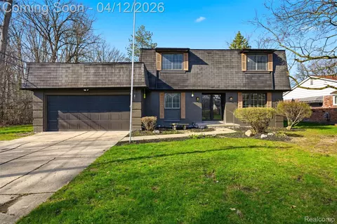 18878 Sunbright Ave, Lathrup Village, MI 48076
