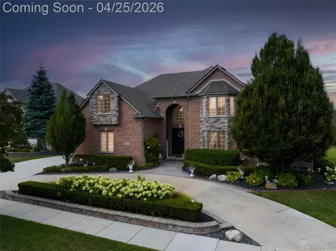 14229 Mandarin Dr, Shelby Township, MI 48315
