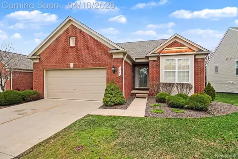 3943 Rainier Dr, Oceola, MI 48843 photo 1