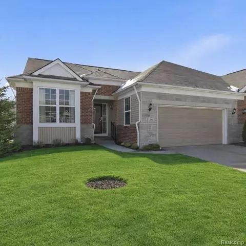23346 Spring Creek Dr, Macomb, MI 48042