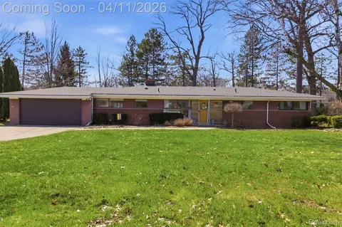 29601 Gilchrest St, Farmington Hills, MI 48334