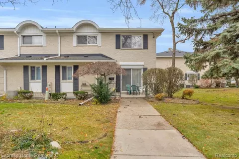 41816 Langley Dr, Sterling Heights, MI 48313