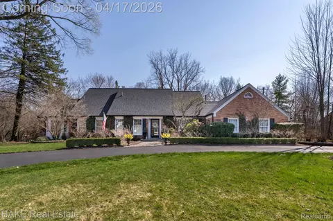 46287 Pickford St, Northville, MI 48168
