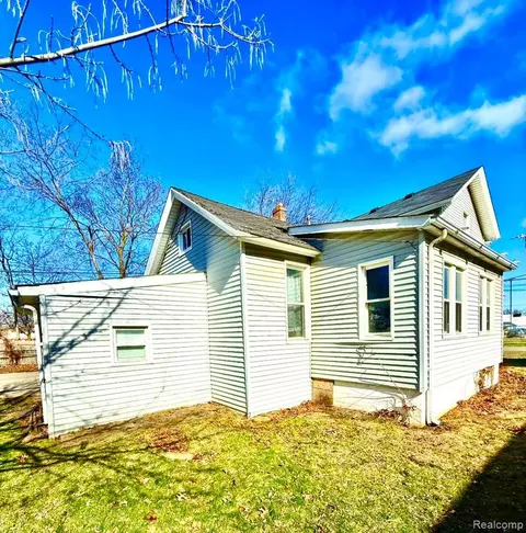 35449 Clinton St, Wayne, MI 48184 photo 5
