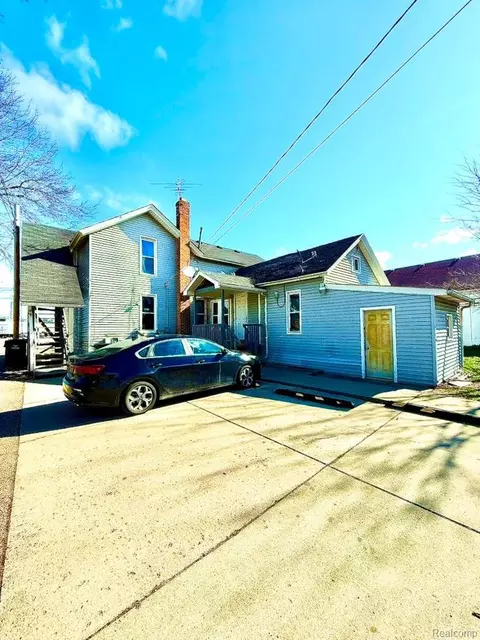 35449 Clinton St, Wayne, MI 48184 photo 4