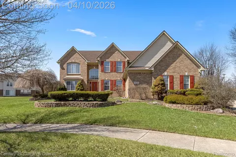 13120 Sawgrass Ct, Taylor, MI 48180