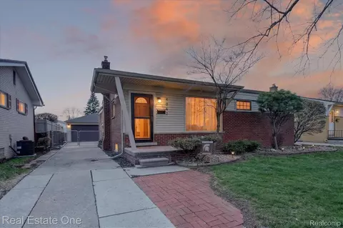 8062 Campbell St, Taylor, MI 48180