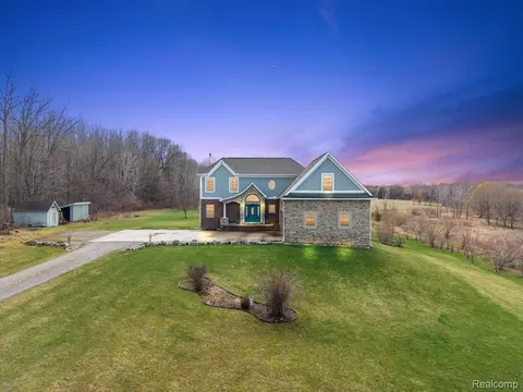 5035 Hidden Ridge Dr, Metamora, MI 48455