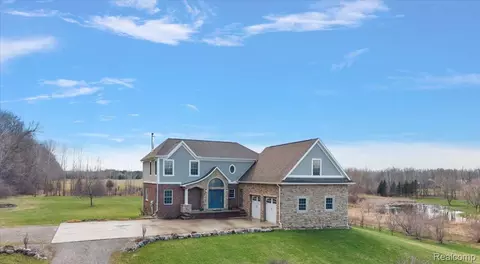 5035 Hidden Ridge Dr, Metamora, MI 48455