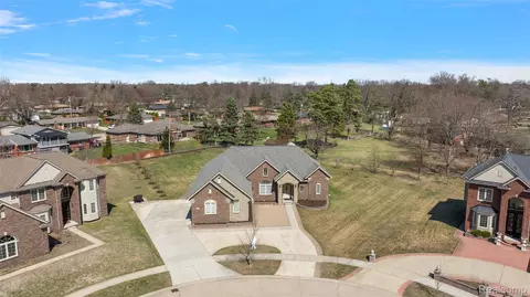 4411 Forster Ln, Shelby Township, MI 48316