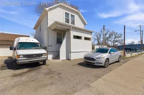11429 E 8 Mile Rd, Warren, MI 48089