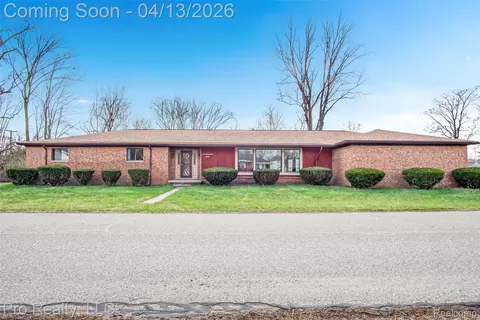 11200 Wahrman St, Romulus, MI 48174