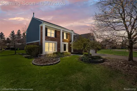 45075 Courtview Trl, Novi, MI 48375