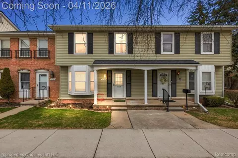 37589 Charter Oaks Blvd, Clinton, MI 48036
