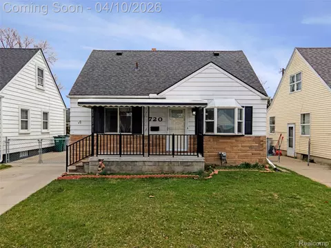 720 E Robert Ave, Hazel Park, MI 48030