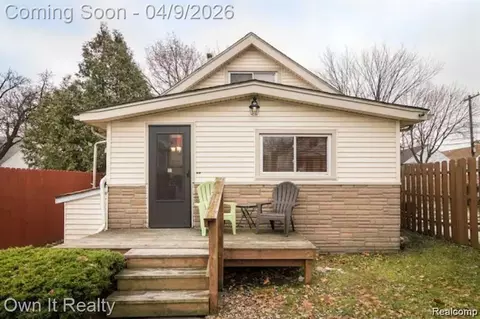 2358 Neibel St, Hamtramck, MI 48212