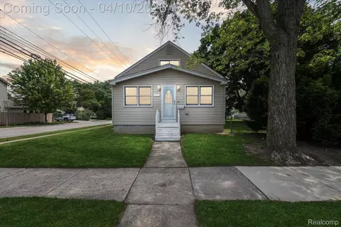 3690 Phillips Ave, Berkley, MI 48072