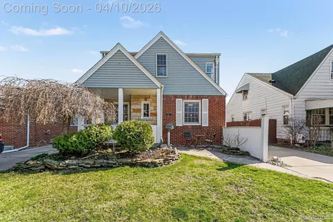 713 Riverbank St, Lincoln Park, MI 48146