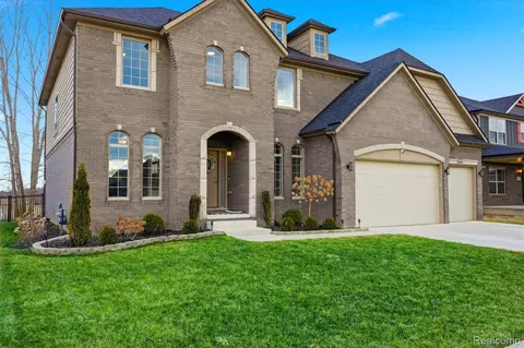 56496 Leeds Ln, Macomb, MI 48042