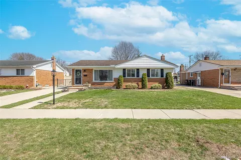 19436 Donna St, Livonia, MI 48152