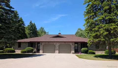 600 Thomas St, Richland, MI 48626