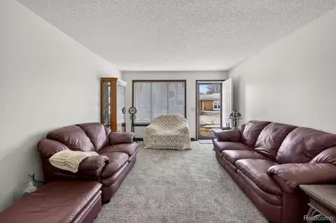 Living - 600 Thomas St, Richland, MI 48626 photo 1 of 1