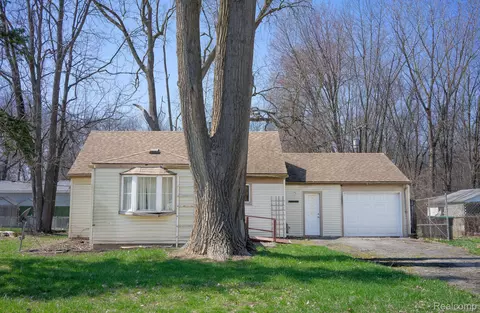 14088 Fellrath St, Taylor, MI 48180