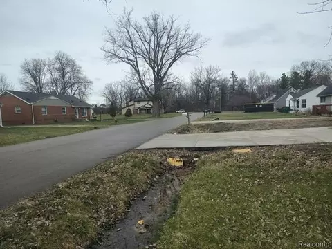 6299 Hunt St, Romulus, MI 48174 photo 2