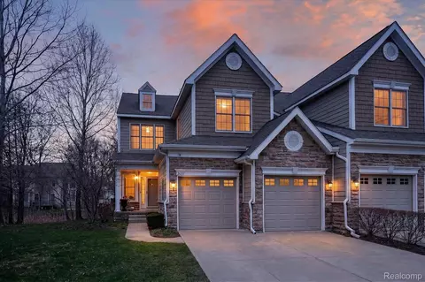 26197 Fieldstone Dr, Novi, MI 48374