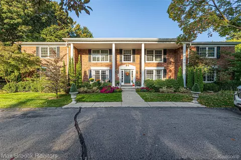 229 Barden Rd, Bloomfield Hills, MI 48304
