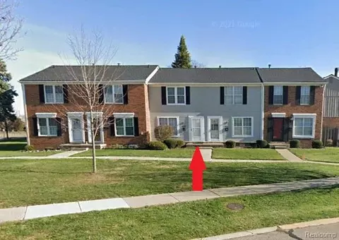 36646 Park Place Dr, Sterling Heights, MI 48310