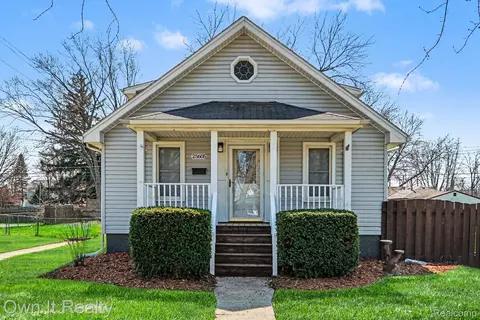 25605 Yale St, Dearborn Heights, MI 48125
