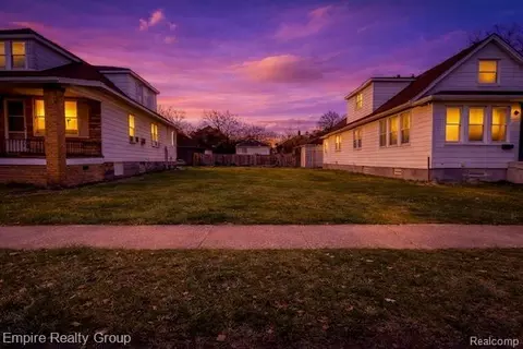 18 W Broadway St, Ecorse, MI 48229