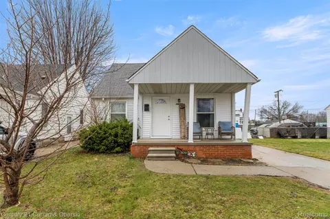 24052 Notre Dame St, Dearborn, MI 48124